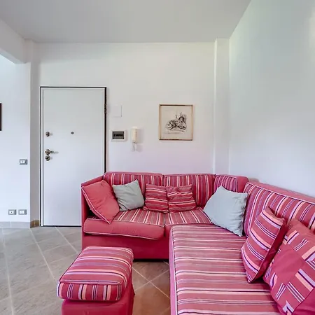 Bilocale Zona Piani Di Celle アパート *