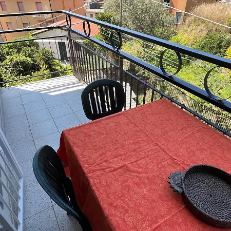 Bilocale Zona Piani Di Celle * チェッレ・リーグレ